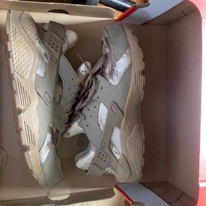 Nike Desert Camo Air Huarache Sz. 10